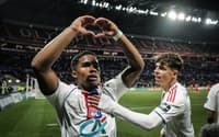 Endrick celebra gol marcado pelo Lyon sobre o Laval, na Copa da França