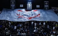 Fiel Torcida no jogo 2 da semifinal do NBB contra o Pinheiros (Foto: Beto Miller / Corinthians)
