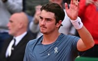 João Fonseca comemora a vitória na estreia em Monte Carlo (Reprodução)