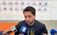 Arthur Elias dá entrevista em evento no Museu do Amanhã