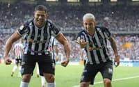 Hulk e Arana em ação pelo Atlético-MG (Foto: Pedro Souza / Atlético-MG)