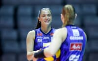 Julia Kudiess durante treinamento para a final da Superliga