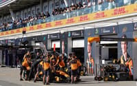 Lando Norris nos boxes do GP do Canadá pela F1 2026 (Foto: Cristobal Herrera-Ulashkevich / POOL / AFP)