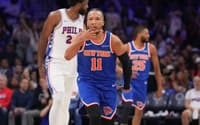 Jalen Brunson, do New York Knicks, em vitória sobre o Philadelphia 76ers nos playoffs da NBA (Foto: Jesse D. Garrabrant/NBAE via Getty Images/AFP)