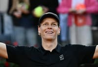 Jannik Sinner comemora título inédito no Masters 1000 de Roma