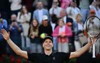 Jannik Sinner comemora título inédito no Masters 1000 de Roma