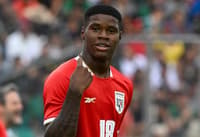 Kadir, do Botafogo, brilhou com a camisa da seleção do Panamá (Foto: Aizar Raldes/AFP)