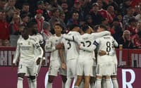 Jogadores do Real Madrid comemorando gol na Champions League (Foto: Karl-Josef Hidenbrand/AFP)
