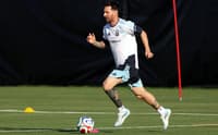 Messi em treino da Argentina, às vésperas da Copa do Mundo, nos Estados Unidos