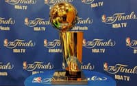 Troféu Larry O'Brien, de campeão da NBA (Foto: Reprodução / NBA)