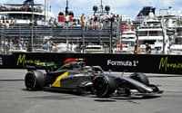 Gabriel Bortoleto em ação na classificação do GP de Mônaco na F1 2026 (Foto: Gabriel BOUYS / AFP)