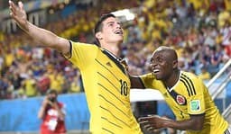 Colômbia x Japão - James Rodriguez e Armero (Foto: Toshifumi Kitamura/AFP)