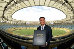 Zanetti esteve no Maracanã nesta quinta-feira (Foto: Divulgação / STAFF IMAGES)