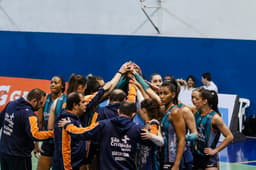 Equipe do São Caetano durante partida da Superliga Feminina de vôlei (Foto: Divulgação / São Cristóvão Saúde/São Caetano)