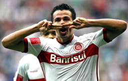 Vai voltar? Leandro Damião gostaria de voltar ao Internacional, clube que defendeu entre 2010 e 2013 (Foto: Michael Dalder/Reuters)