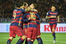 Suárez (dois) e Messi fizeram os gols do jogo