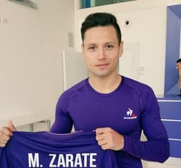 Mauro Zárate é um dos reforços da Fiorentina para temporada