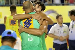 Leo Gomes e Bernat chegam à final pela primeira vez