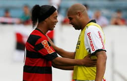 Ronaldinho Gaúcho e Adriano Imperador em amistoso entre Flamengo e Corinthians