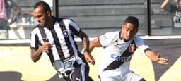 Bruno Silva, do Botafogo, durante o jogo contra o Vasco (Foto: Paulo Sérgio/LANCE!Press)