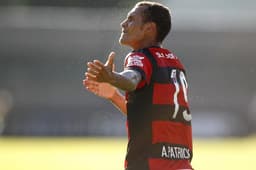 Alan Patrick vibra com golaço no clássico (Gilvan de Souza/Flamengo)