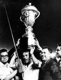 O Atlético-MG possui o maior jejum no Campeonato Brasileiro. O clube mineiro não vence a competição desde 1971, quando o torneio foi criado oficialmente. O Galo sempre brigou pelo caneco, mas não passou de alguns vices-campeonatos nesses 47 anos.