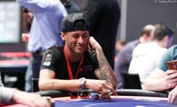 Neymar jogando pôquer