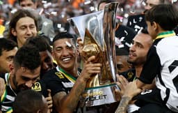 2015 - Corinthians (campeão) ganhou o 1º turno: 40 pontos