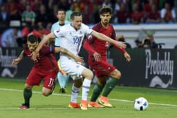 Portugal estreou empatando com a Islândia