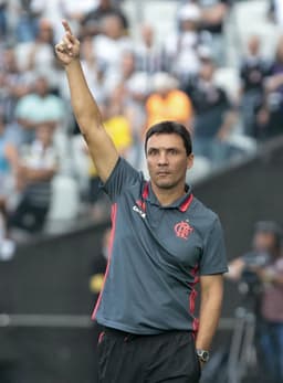 Zé Ricardo deve promover alterações no Flamengo