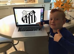 Torcedor do Manchester City, garoto de sete anos declarou apoio ao Santos (foto: Reprodução/Twitter)