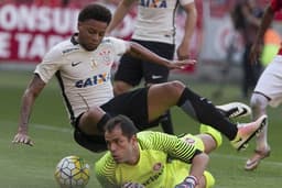 André foi titular do Corinthians no jogo contra o Inter (foto: Daniel Augusto Jr)