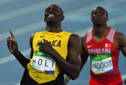 Usain Bolt se classificou para a final dos 200 m com seu melhor tempo no ano