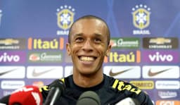 Miranda, zagueiro e capitão da Seleção (Foto: Pedro Martins / MoWA Press)