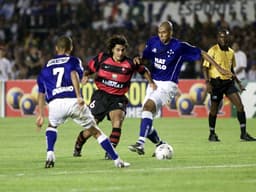 Em 2003, Cruzeiro e Flamengo disputaram a decisão. A Raposa levou a melhor e ficou com o título