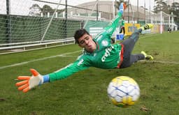 Vinicius Silvestre durante treino do Palmeiras