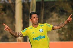 GALERIA: Relembre momentos de Barrios com a camisa do Palmeiras