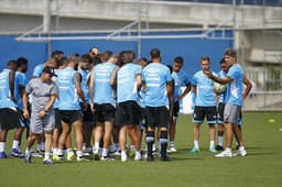 Elenco do Grêmio segue preparação para Copa do Brasil