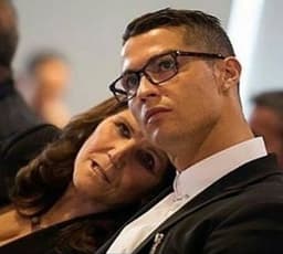 Cristiano Ronaldo e a mãe Dolores Aveiro