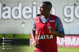 Robinho participa do primeiro treinamento do Atlético-MG em 2017
