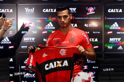 Trauco sorriu pouco em sua chegada ao Flamengo
