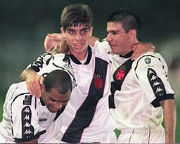 Donizete, Juninho e Luizão - Vasco x Barcelona - 1998