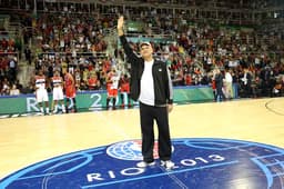 Ex-jogador foi homenageado no NBA Global Games Rio 2013