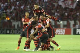 Na 30ª rodada do Campeonato Brasileiro de 2016, Flamengo venceu o Fluminense por 2 a 1