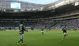Borja festeja gol com Dudu - Palmeiras 4x1 Ferroviária