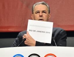 Jacque Rogge anuncia o Rio de Janeiro como sede dos Jogos de 2016