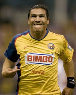 2007: Salvador Cabañas, algoz dos brasileiros, fez 10 gols pelo América do México
