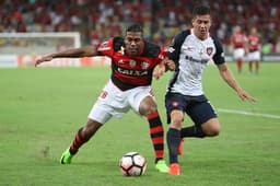 8/3 -Flamengo 4x0 San Lorenzo - VITÓRIA DO BRASIL&nbsp;(Gilvan de Souza / Flamengo)