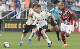 Gabriel, em ação pelo Corinthians contra o Botafogo-SP