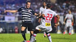 Corinthians vence o São Paulo e abre boa vantagem